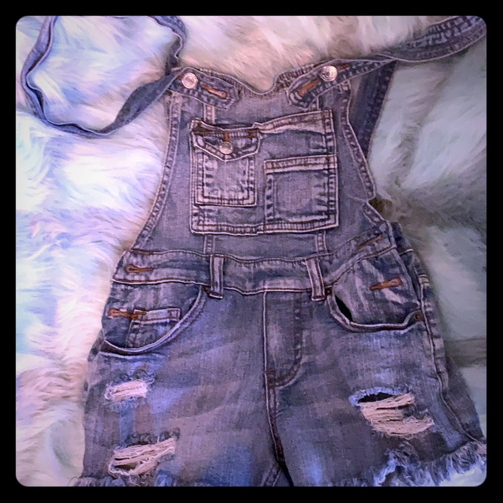 Almost famous Cheeky destroyed overalls